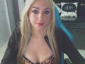 bella_kiss_a