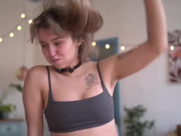 hey you :) im D ~ check out dddira.com
