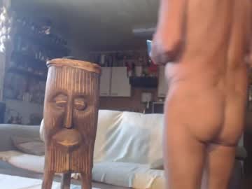 lovetobenaked10