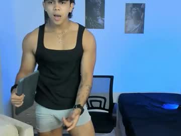 noah_prada14