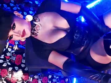_hailyourqueenx